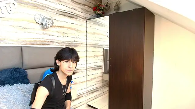 Snapshot of Lovers_21 chatting on November 2025 03:39:02 AM Lovers 21 online show from November 2025 03:39:02 AM