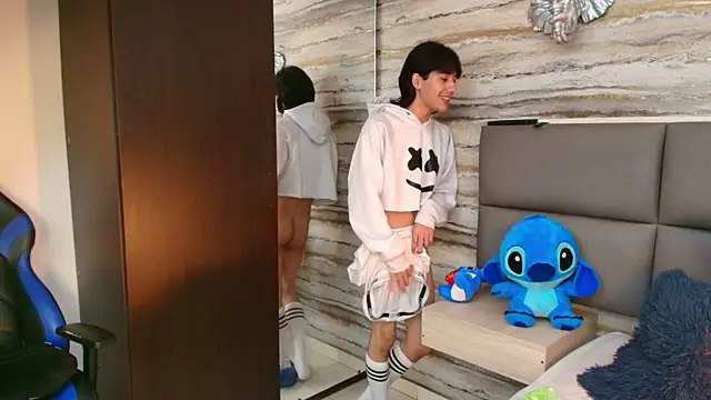 Snapshot of Lovers_21 chatting on December 2025 03:27:01 AM Lovers 21 online show from December 2025 03:27:01 AM