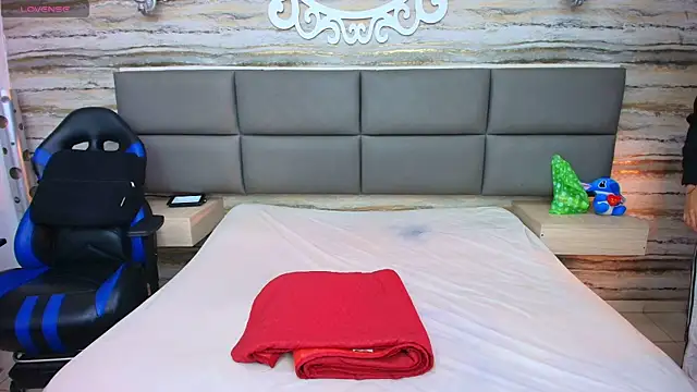 Snapshot of Lovers_21 chatting on October 2025 12:20:02 AM Lovers 21 online show from October 2025 12:20:02 AM