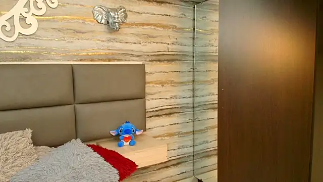 Snapshot of Lovers_21 chatting on October 2025 02:30:02 AM Lovers 21 online show from October 2025 02:30:02 AM