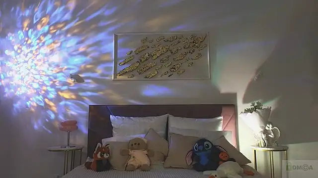 Nicole Broown  online show from December 2025 09:14:02 PM