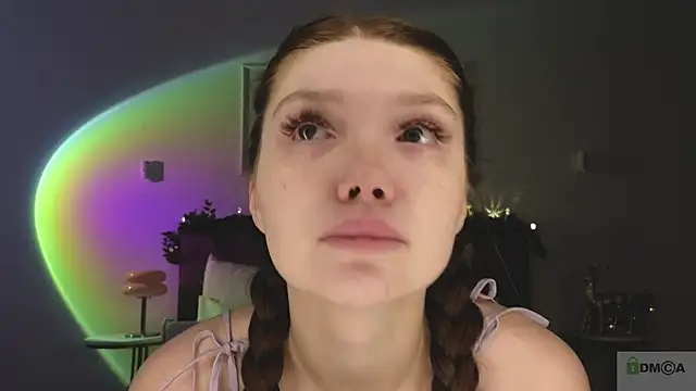 Nicole Broown  online show from December 2025 08:55:02 PM