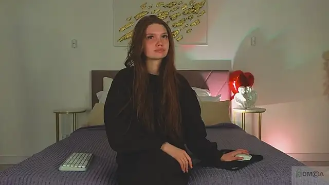 Nicole Broown  online show from March 2026 09:07:01 PM