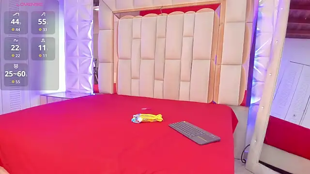 Sarah Adamss online show from October 2025 01:02:01 PM