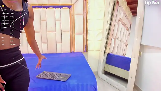 Sarah Adamss online show from October 2025 12:17:01 PM