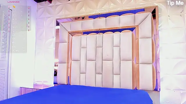 Sarah Adamss online show from November 2025 12:09:02 PM