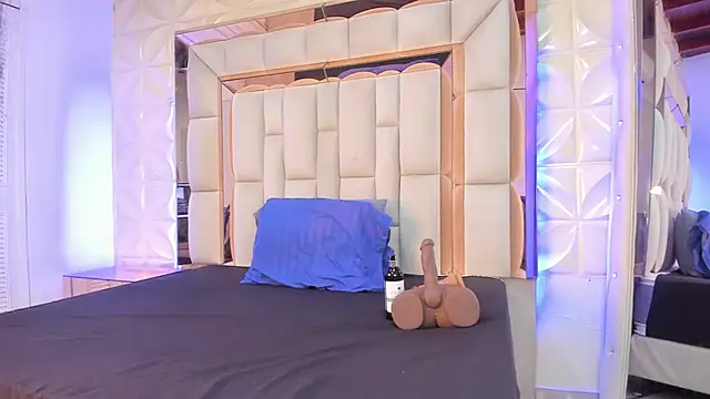 Sarah Adamss online show from November 2025 12:26:01 PM