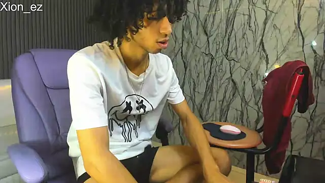 Snapshot of xion_ez chatting on May 2026 08:28:02 PM xion ez online show from May 2026 08:28:02 PM