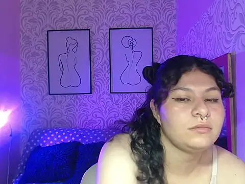 Snapshot of Fantassy_Loverss chatting on September 2025 07:21:02 PM Fantassy Loverss online show from September 2025 07:21:02 PM