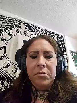 Queenbz1979 online show from September 2025 08:27:01 PM