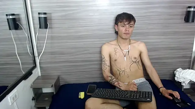 Jerom xx online show from October 2025 07:36:01 PM