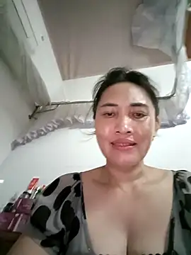 Snapshot of Lazzikaka chatting on October 2025 02:29:02 PM Lazzikaka online show from October 2025 02:29:02 PM