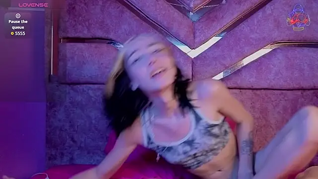 samantaa liov online show from April 2026 07:47:01 PM