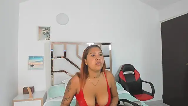 Azulcute online show from January 2026 12:44:02 PM