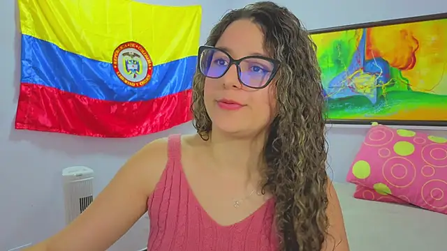 Snapshot of katiaa_lovv chatting on June 2026 12:05:02 PM katiaa lovv online show from June 2026 12:05:02 PM