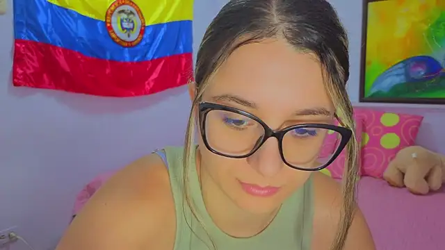 Snapshot of katiaa_lovv chatting on June 2026 12:06:02 PM katiaa lovv online show from June 2026 12:06:02 PM