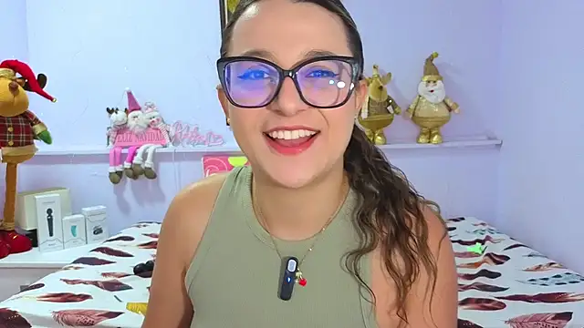 Snapshot of katiaa_lovv chatting on November 2025 12:05:02 PM katiaa lovv online show from November 2025 12:05:02 PM