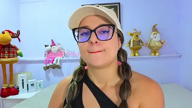 Snapshot of katiaa_lovv chatting on November 2025 12:05:01 PM katiaa lovv online show from November 2025 12:05:01 PM