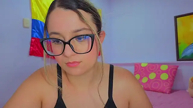 Snapshot of katiaa_lovv chatting on June 2026 07:40:02 PM katiaa lovv online show from June 2026 07:40:02 PM