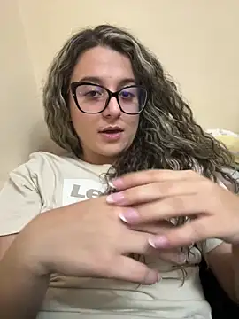 katiaa lovv online show from January 2026 05:49:02 PM