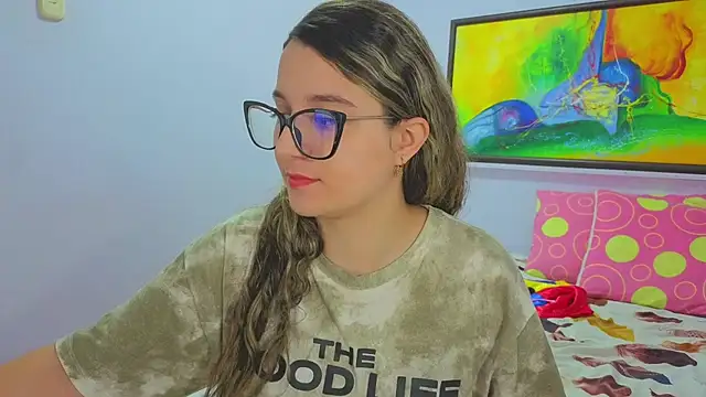 Snapshot of katiaa_lovv chatting on June 2026 12:10:02 PM katiaa lovv online show from June 2026 12:10:02 PM