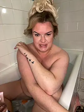 MrsBlazeXX online show from September 2025 10:48:02 PM