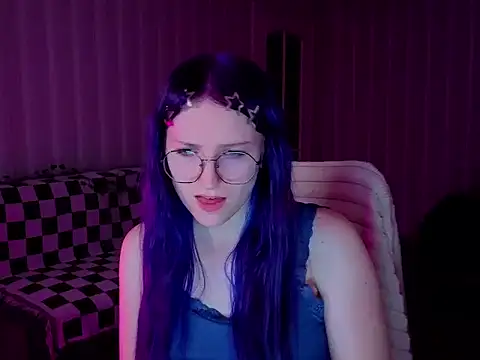 Snapshot of violet-siren-x chatting on June 2026 10:48:02 PM violet-siren-x online show from June 2026 10:48:02 PM