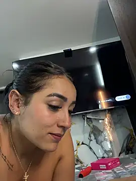 Snapshot of Valentinamendez__ chatting on February 2026 03:06:01 AM Valentinamendez online show from February 2026 03:06:01 AM