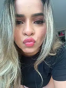 Snapshot of itsdanividarte chatting on November 2025 09:19:02 PM itsdanividarte online show from November 2025 09:19:02 PM