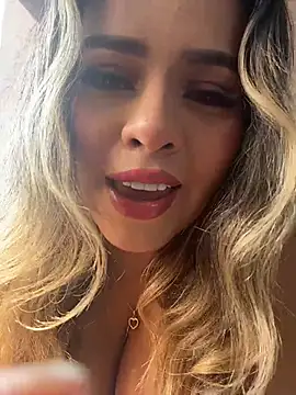 Snapshot of itsdanividarte chatting on November 2025 07:40:01 PM itsdanividarte online show from November 2025 07:40:01 PM