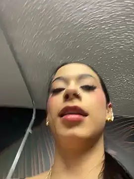 Snapshot of ChloeRosses chatting on February 2026 02:34:01 AM ChloeRosses online show from February 2026 02:34:01 AM