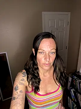 DesertLuxe online show from October 2025 07:26:02 PM