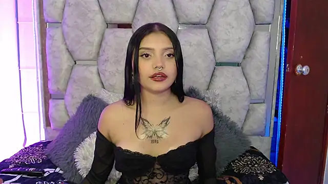 AnalyMilles online show from November 2025 02:56:01 AM