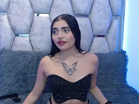 AnalyMilles online show from October 2025 08:41:02 PM