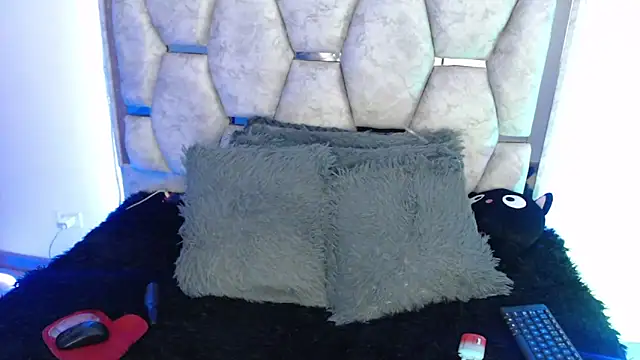 AnalyMilles online show from March 2026 10:24:02 PM