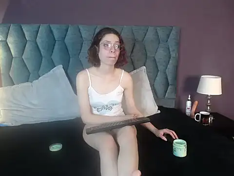 sophie blaake online show from October 2025 03:15:02 AM