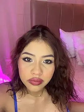 Mia Valmont online show from October 2025 11:45:02 AM