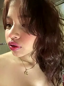 Snapshot of Mia_Valmont chatting on December 2025 01:39:02 PM Mia Valmont online show from December 2025 01:39:02 PM
