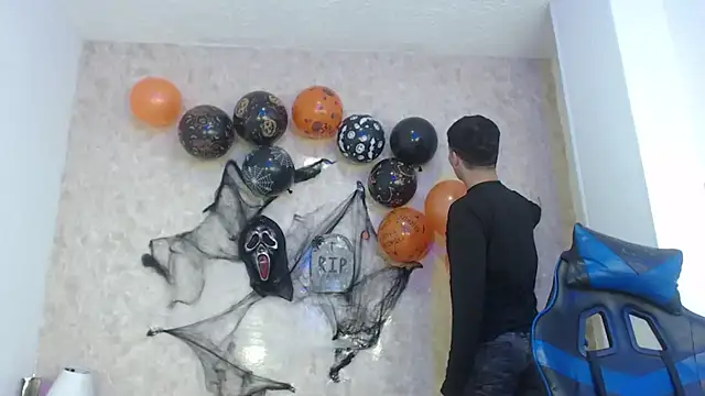 Aaron Foxxx online show from November 2025 12:42:02 PM