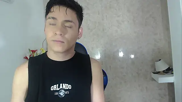 Snapshot of Aaron_Foxxx chatting on October 2025 11:56:02 AM Aaron Foxxx online show from October 2025 11:56:02 AM