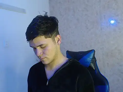 Aaron Foxxx online show from October 2025 01:21:02 PM