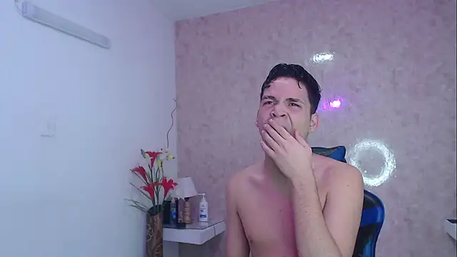 Snapshot of Aaron_Foxxx chatting on September 2025 12:56:02 PM Aaron Foxxx online show from September 2025 12:56:02 PM
