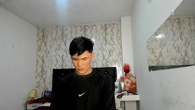 Aaron Foxxx online show from November 2025 01:42:01 AM