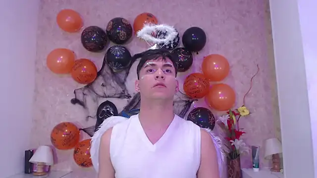 Aaron Foxxx online show from October 2025 01:41:01 PM