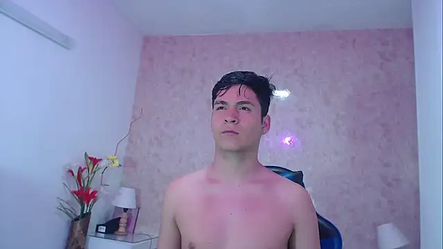 Snapshot of Aaron_Foxxx chatting on October 2025 01:00:01 PM Aaron Foxxx online show from October 2025 01:00:01 PM