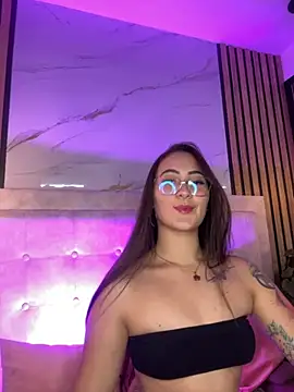 Honey noir online show from December 2025 07:48:01 PM