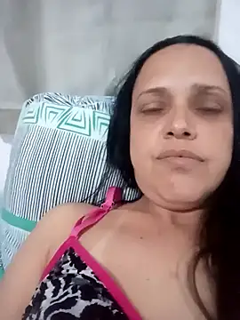 Snapshot of Crisribeiro chatting on November 2025 02:34:02 AM Crisribeiro online show from November 2025 02:34:02 AM