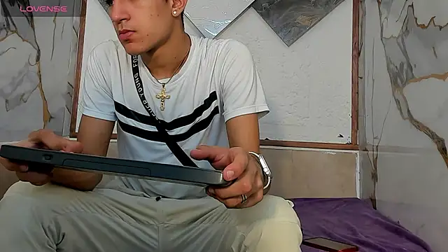Stiben boy online show from October 2025 07:03:01 PM