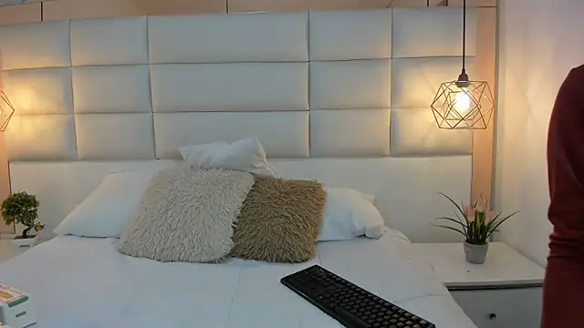 Snapshot of Megane_whitte chatting on November 2025 08:09:01 PM Megane whitte online show from November 2025 08:09:01 PM