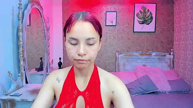 Snapshot of Megane_whitte chatting on November 2025 07:28:02 PM Megane whitte online show from November 2025 07:28:02 PM